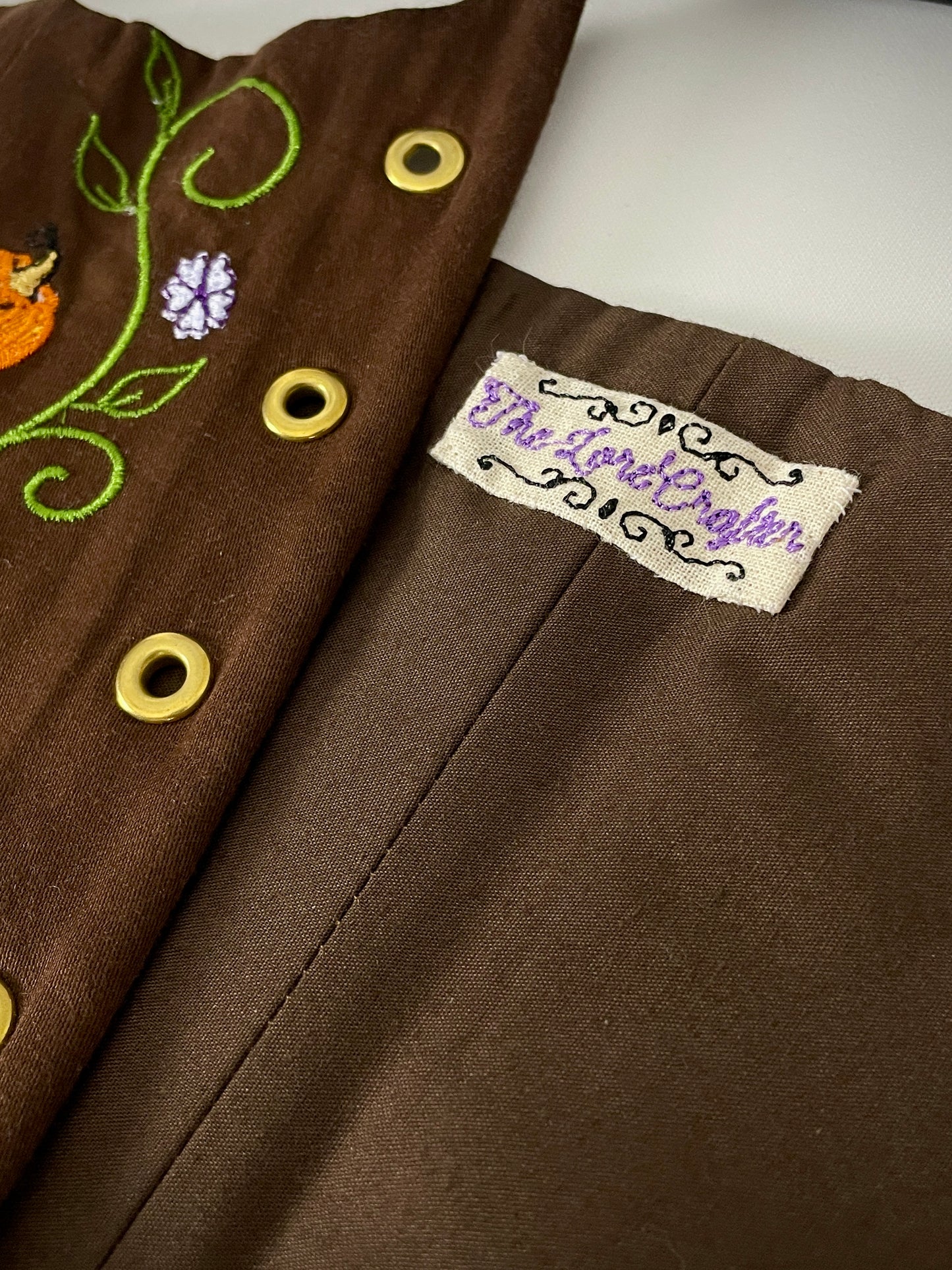 Pumpkin Patch Embroidered Waist Cinch in Bright Green