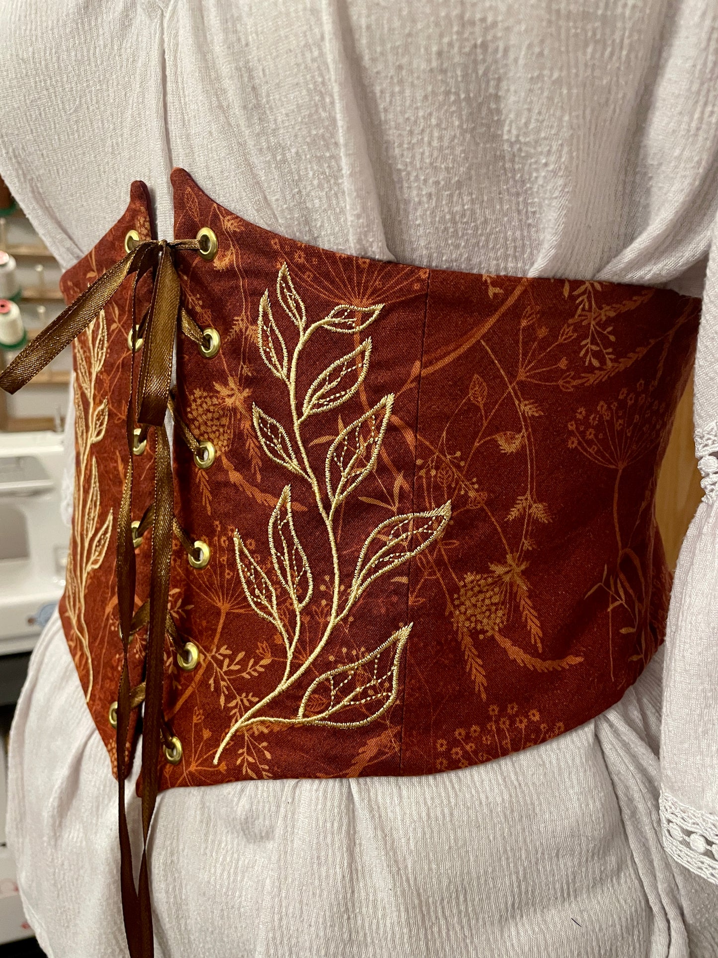 Autumnal Embrace Embroidered Waist Cinch