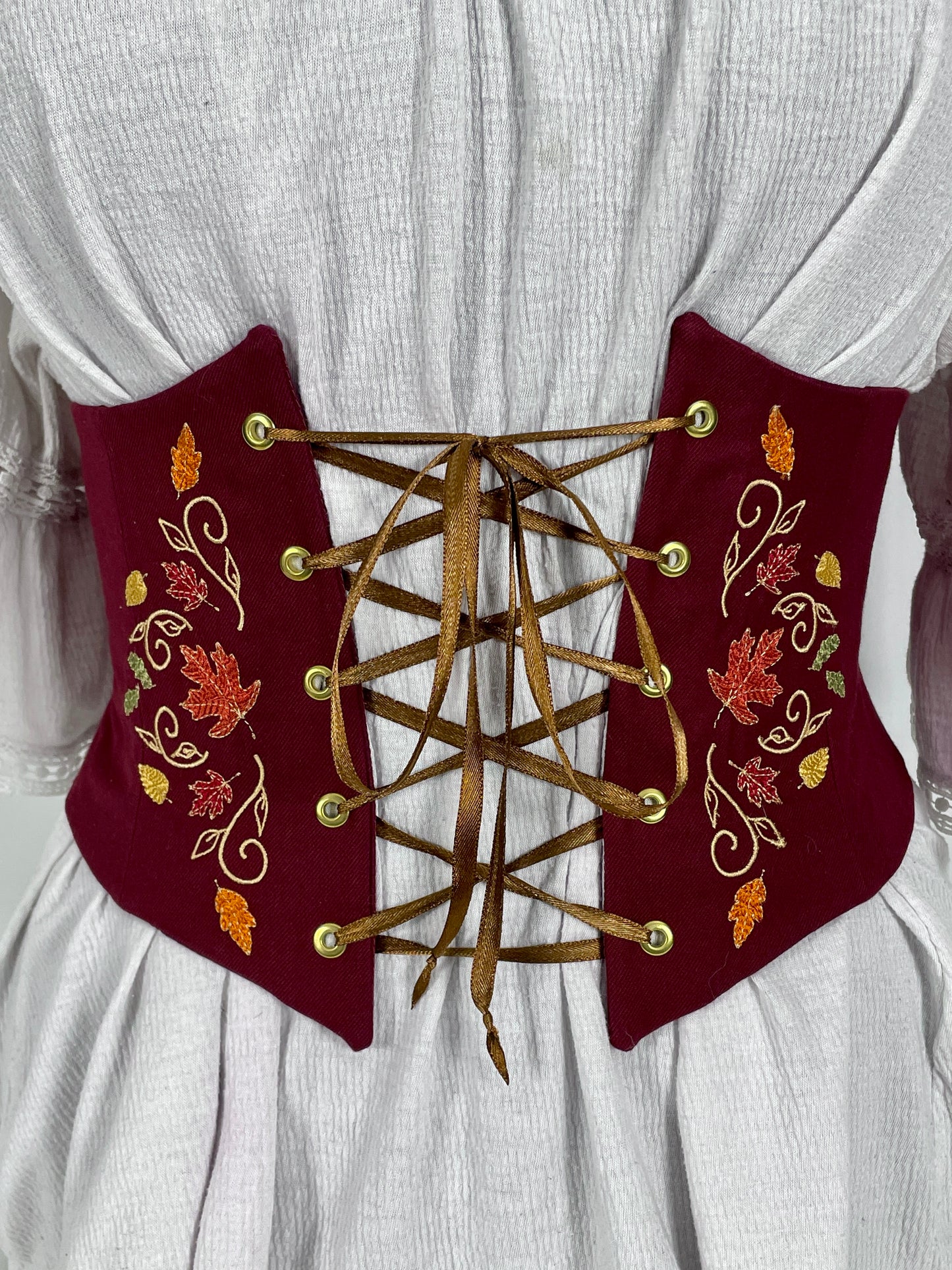 Gusting Leaves Embroidered Waist Cinch