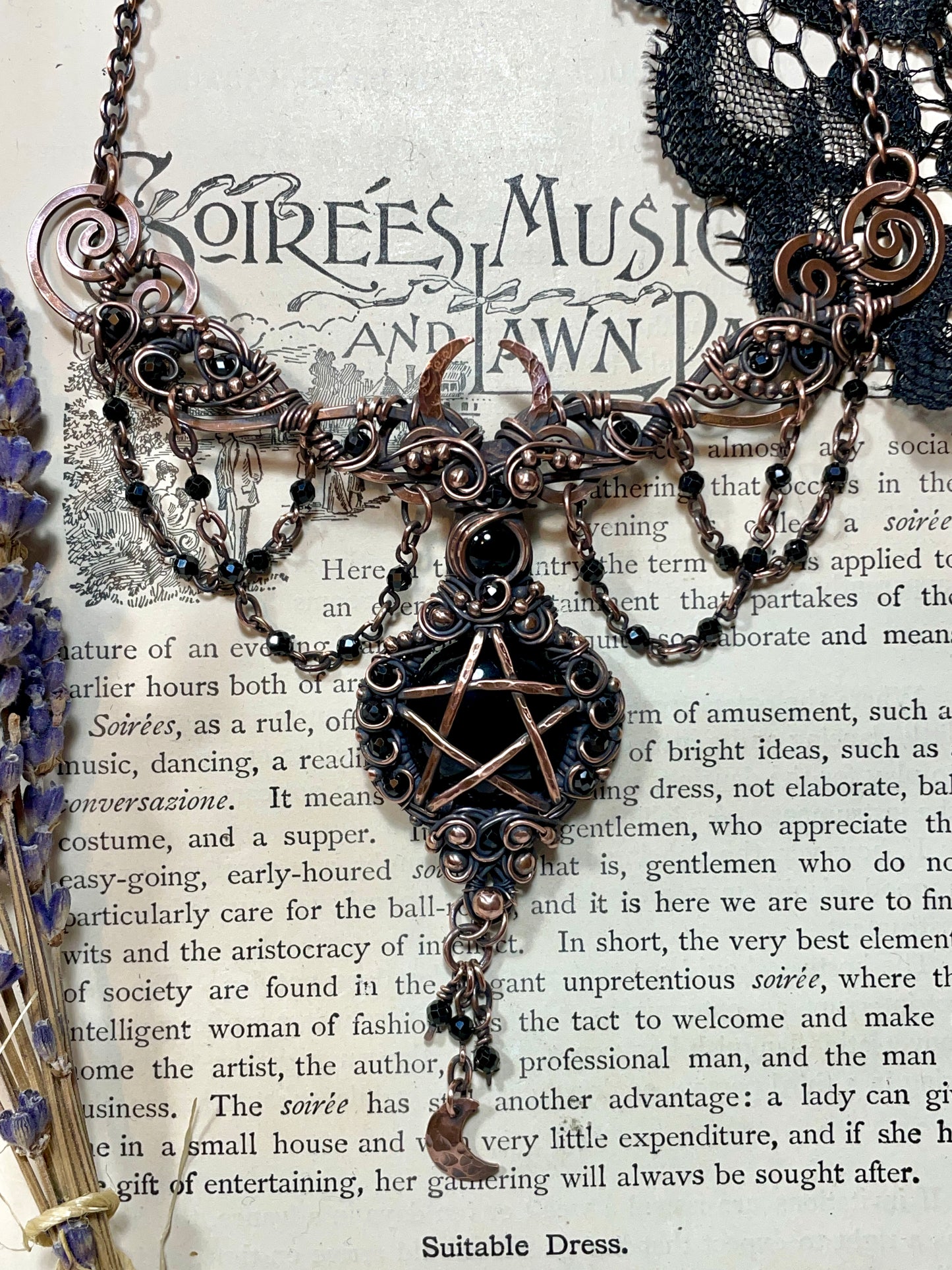 Onyx Pentacle Collar in Copper