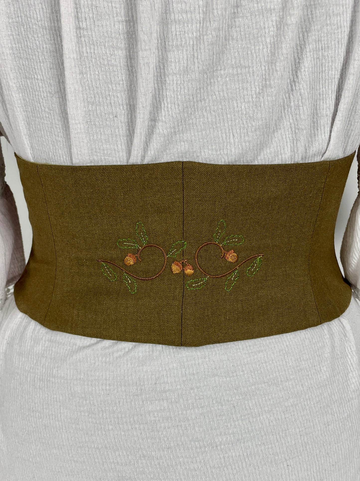 Oak Vine Embroidered Waist Cinch