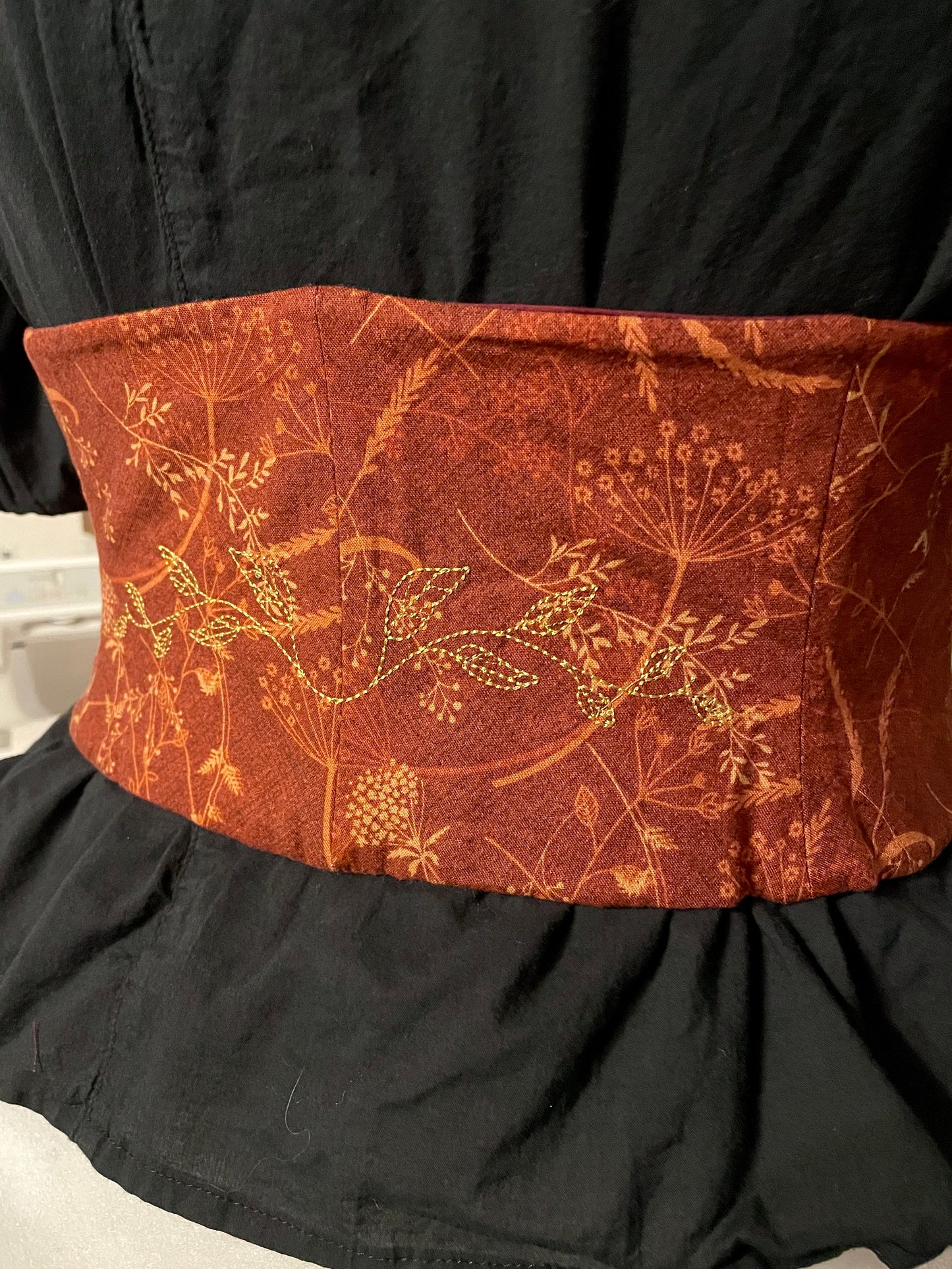 Autumnal Embrace Embroidered Waist Cinch