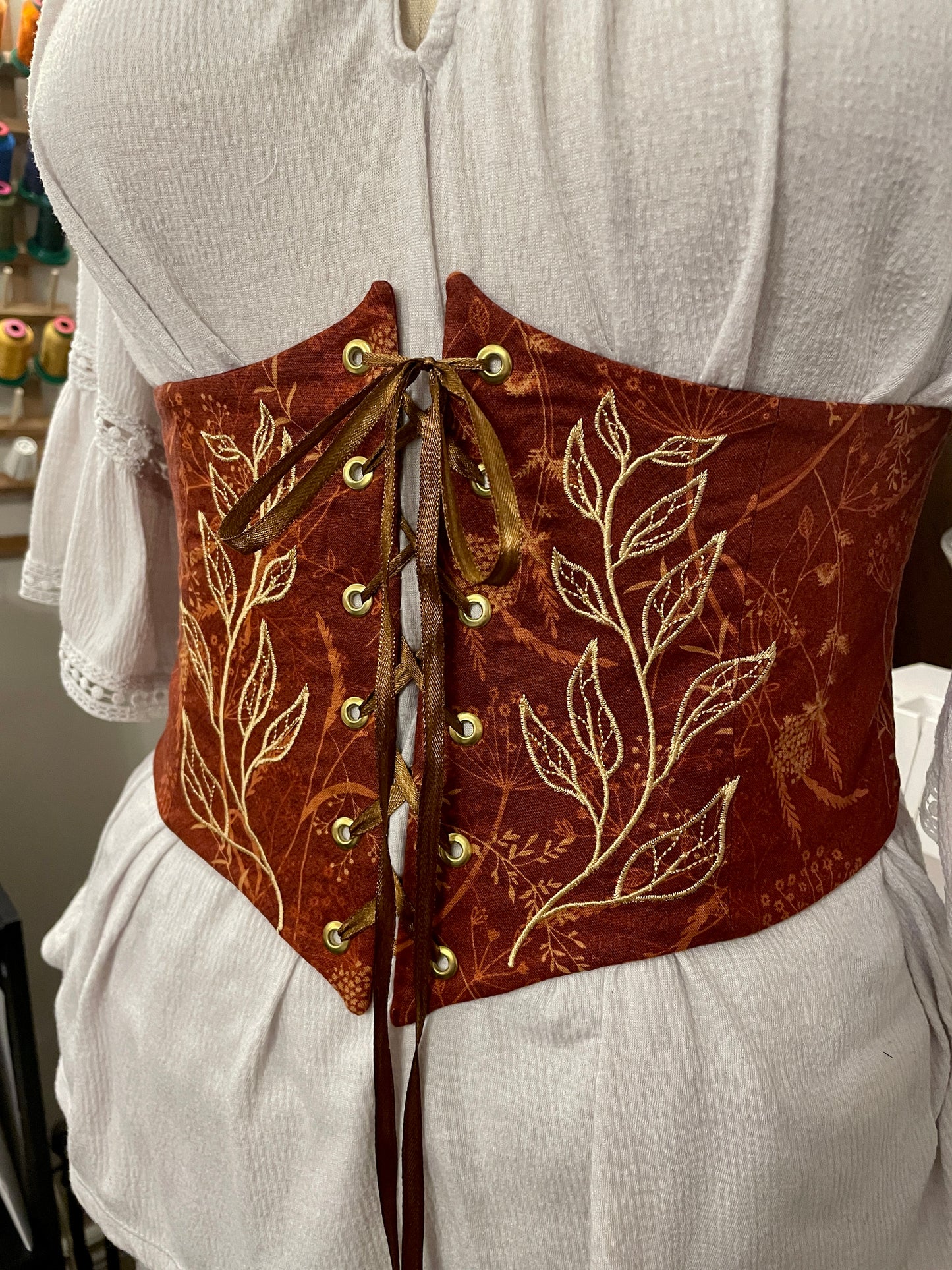 Autumnal Embrace Embroidered Waist Cinch
