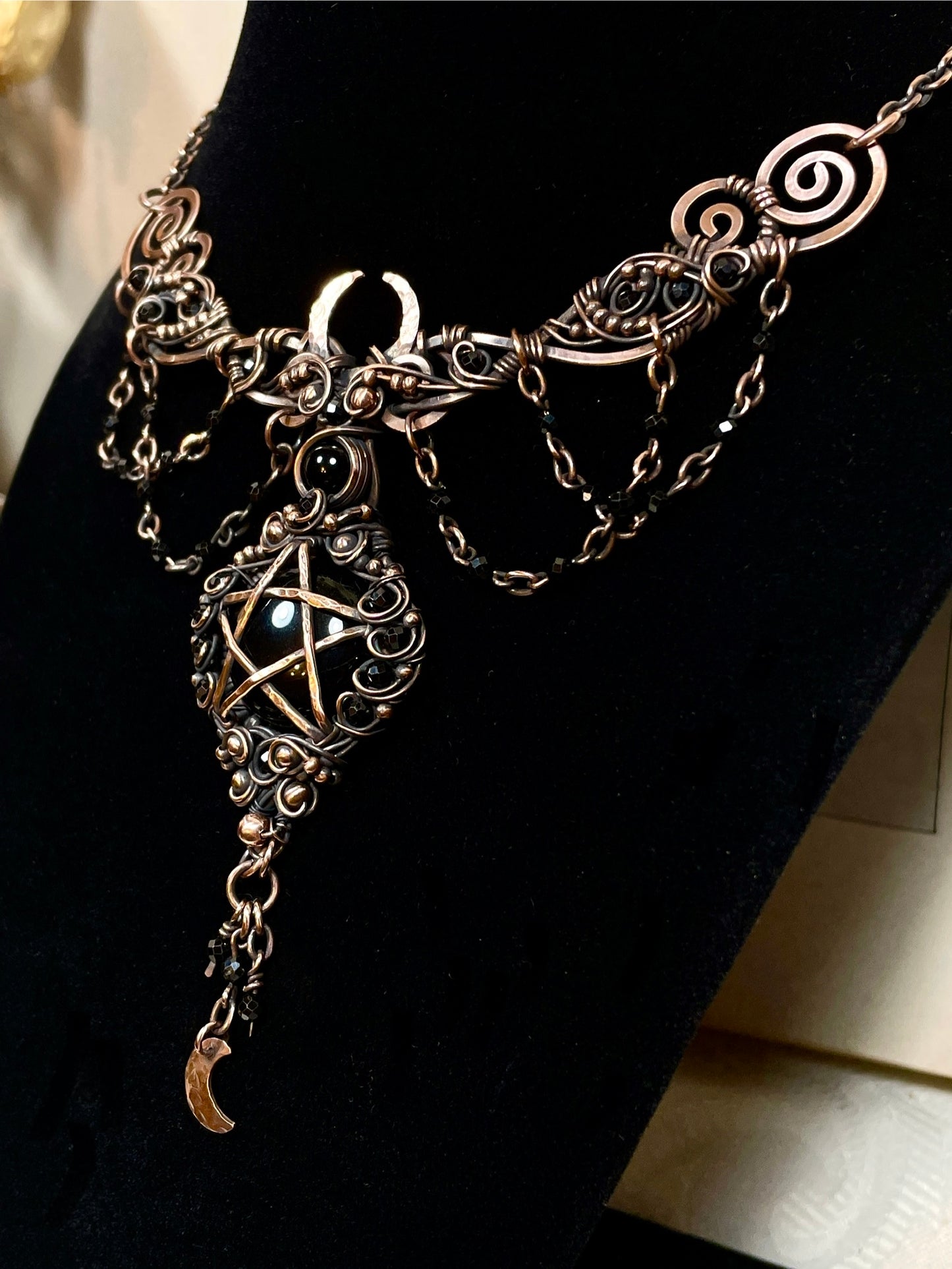 Onyx Pentacle Collar in Copper