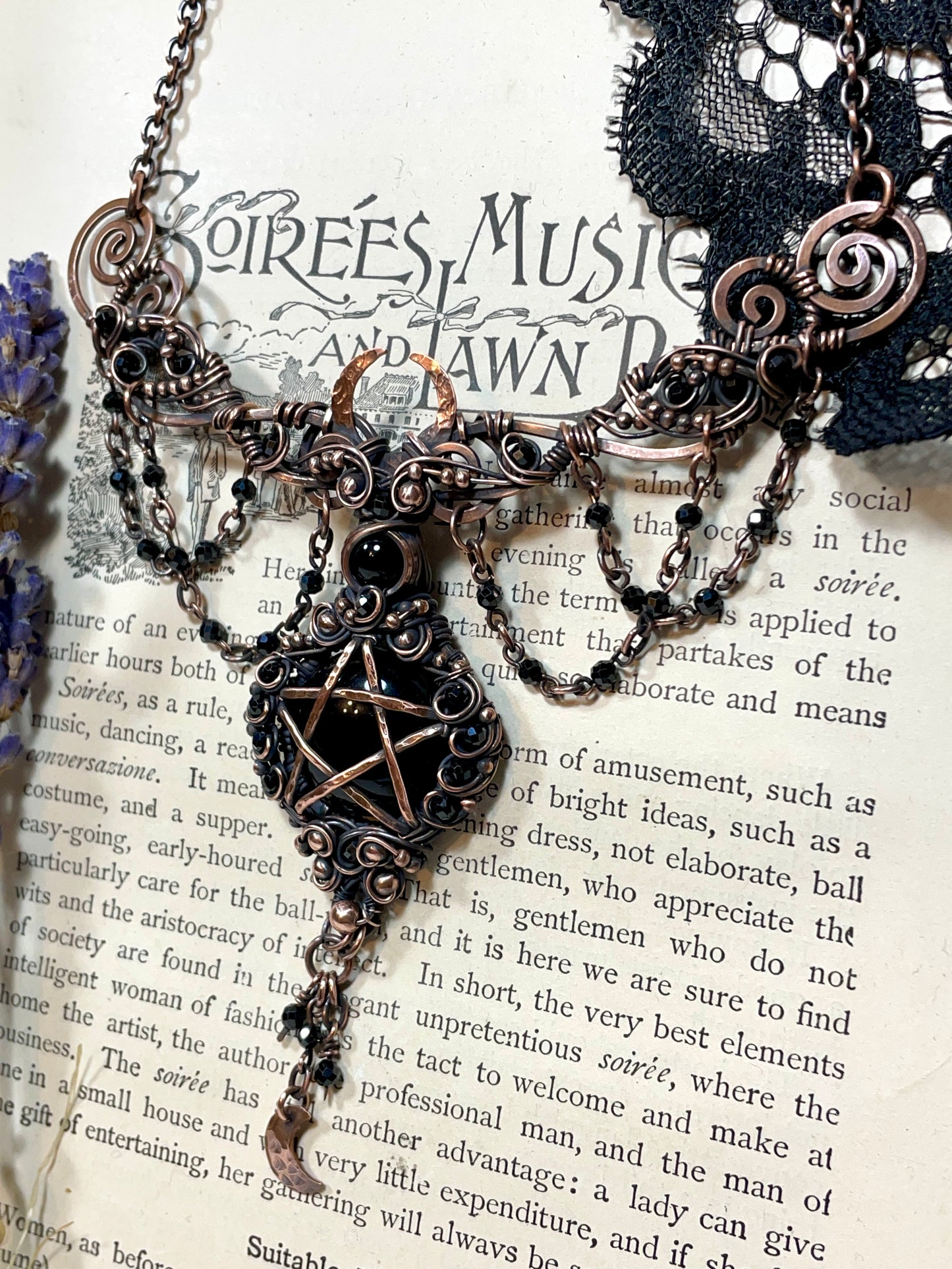 Onyx Pentacle Collar in Copper