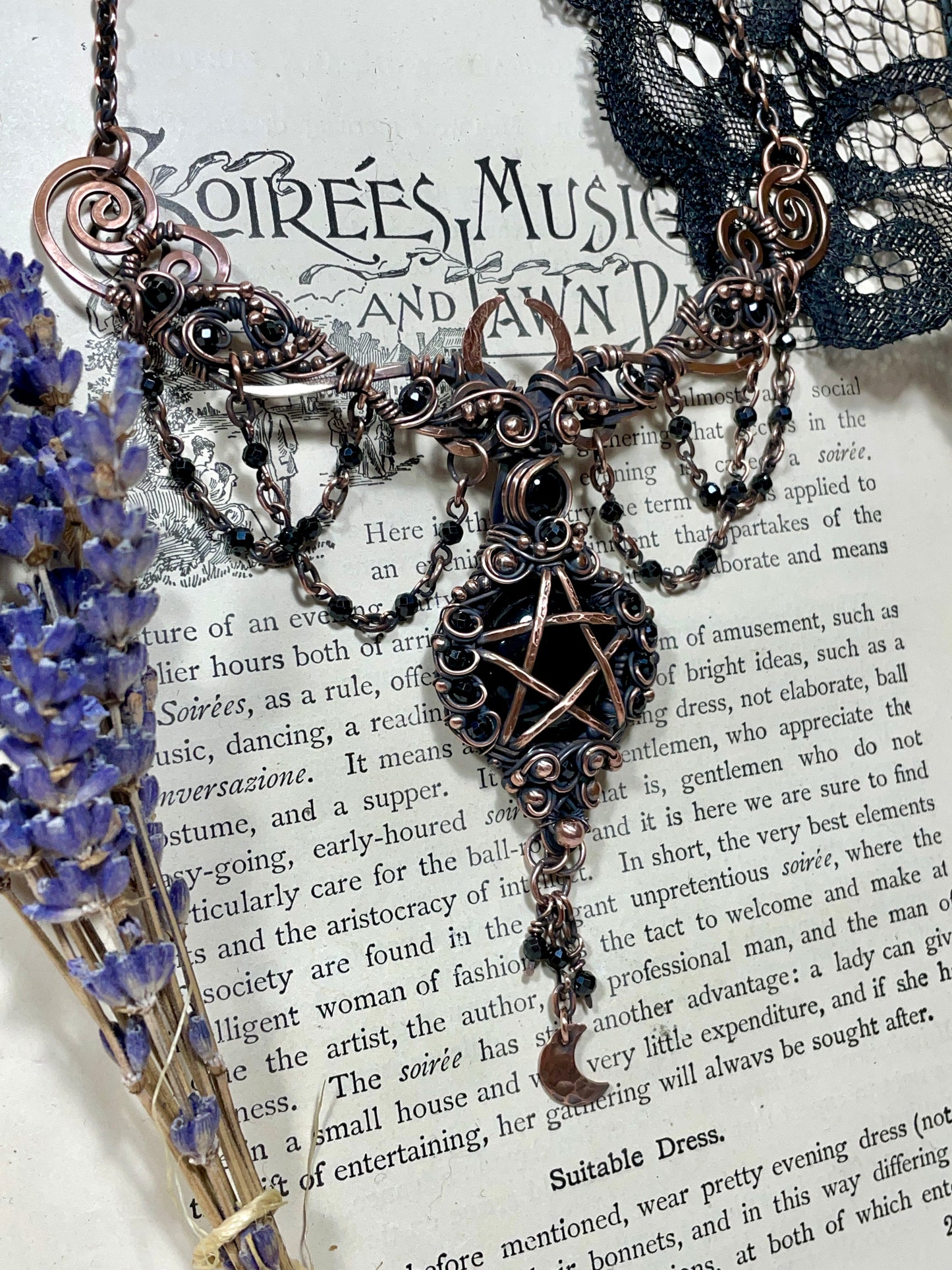 Onyx Pentacle Collar in Copper