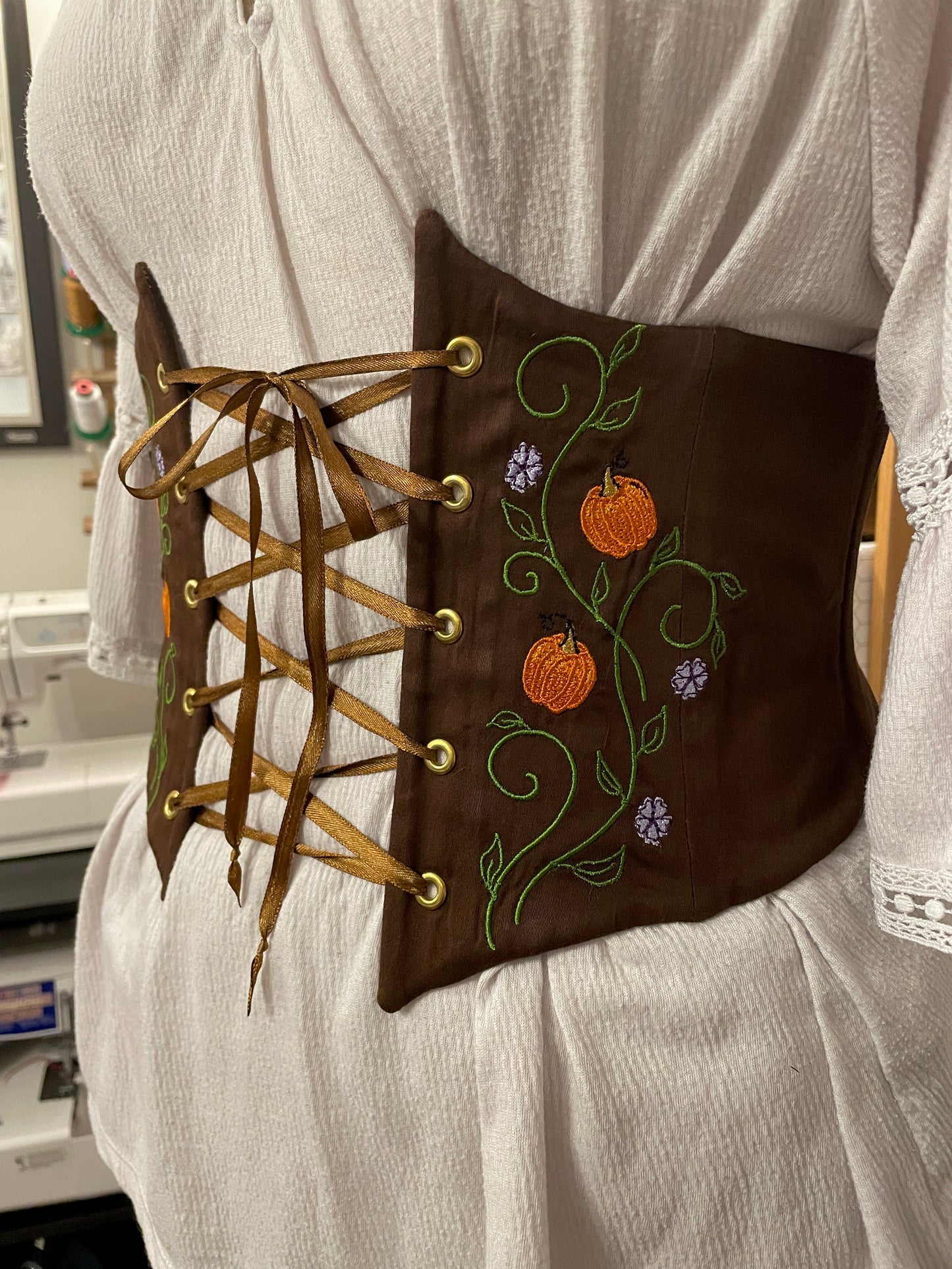 Pumpkin Patch Embroidered Waist Cinch in Bright Green