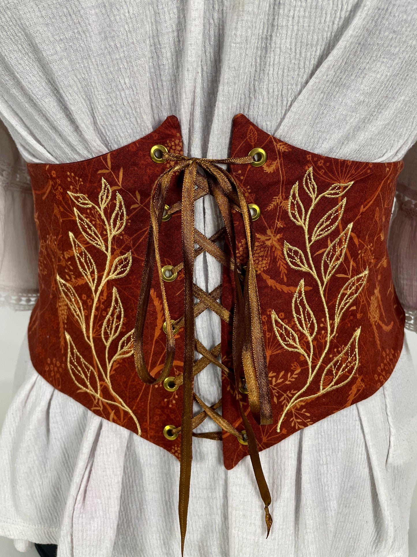 Autumnal Embrace Embroidered Waist Cinch