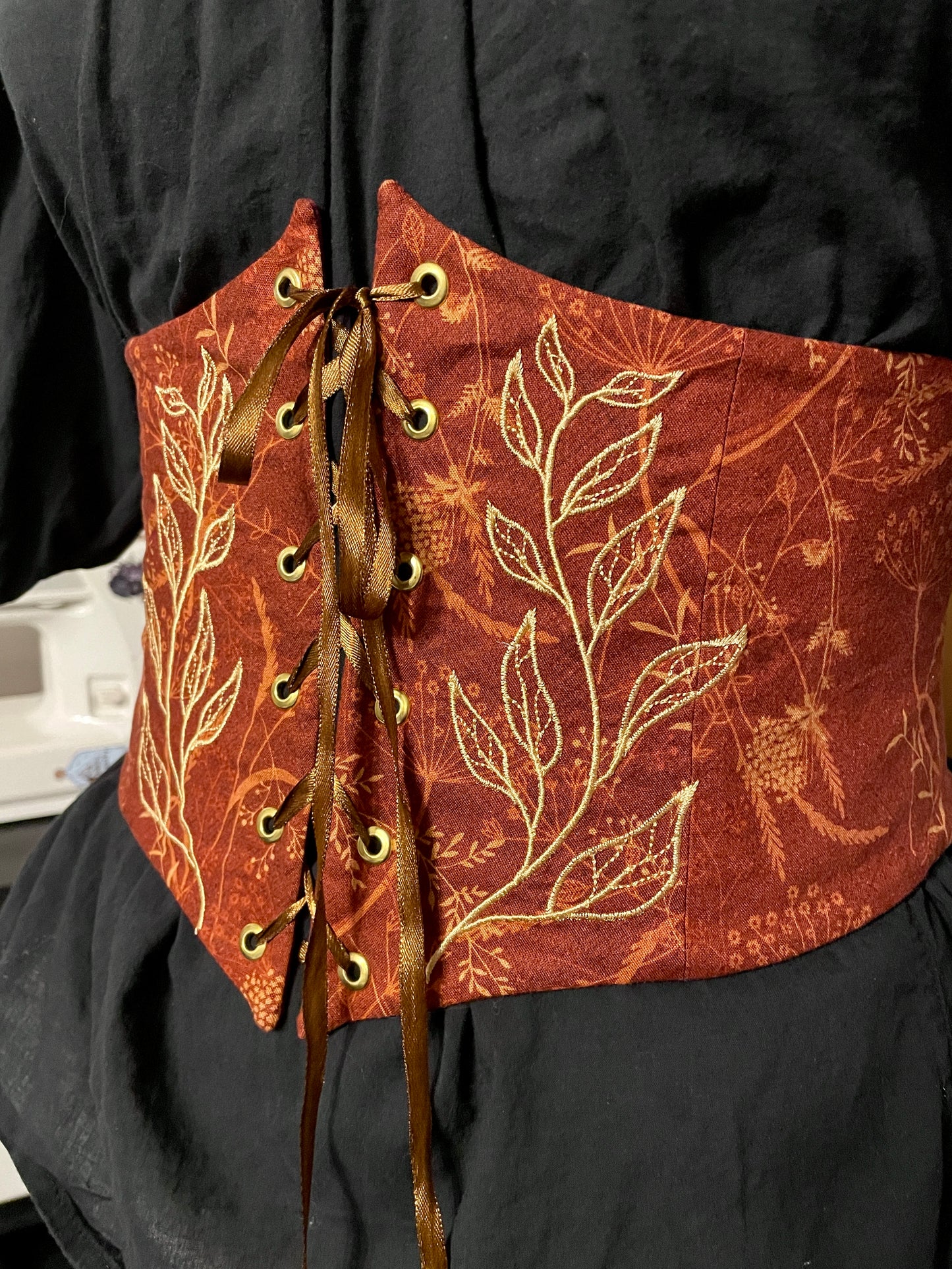 Autumnal Embrace Embroidered Waist Cinch