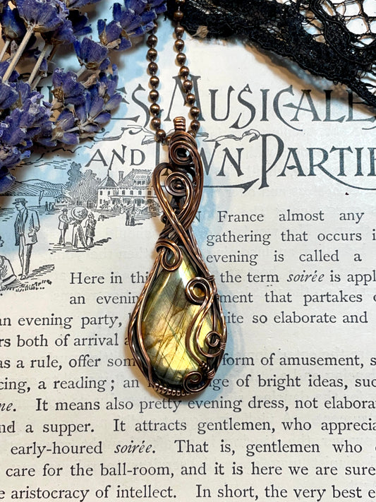 Labradorite Pendant in Copper