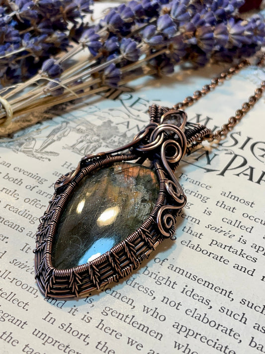 Labradorite Pendant woven in Copper