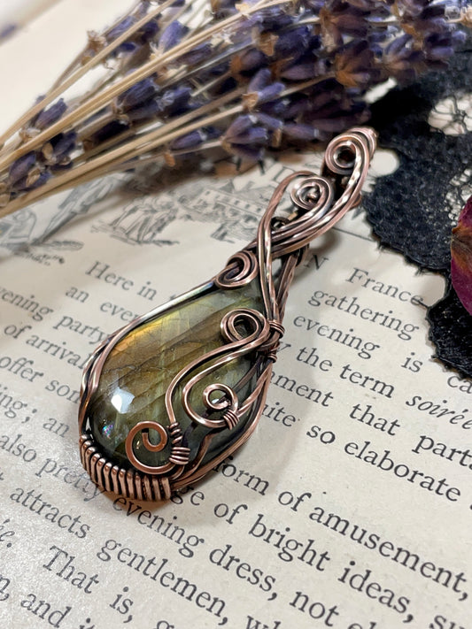 Labradorite Pendant in Copper